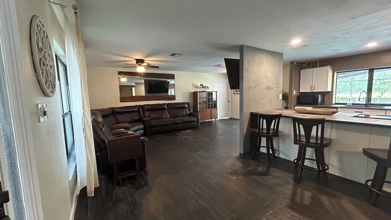 Photo of Livingroom in Seffner Community Alliance