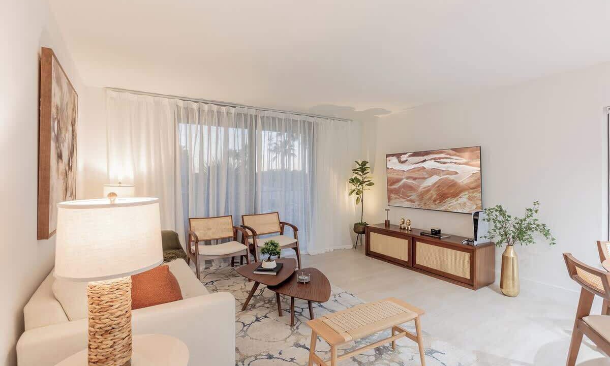 Photo of Livingroom in New Smyrna Beach
