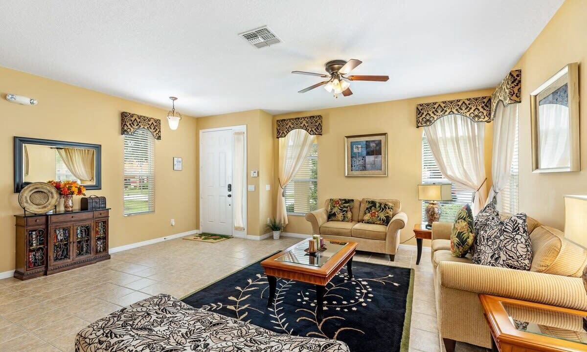 Photo of Livingroom in Watersong