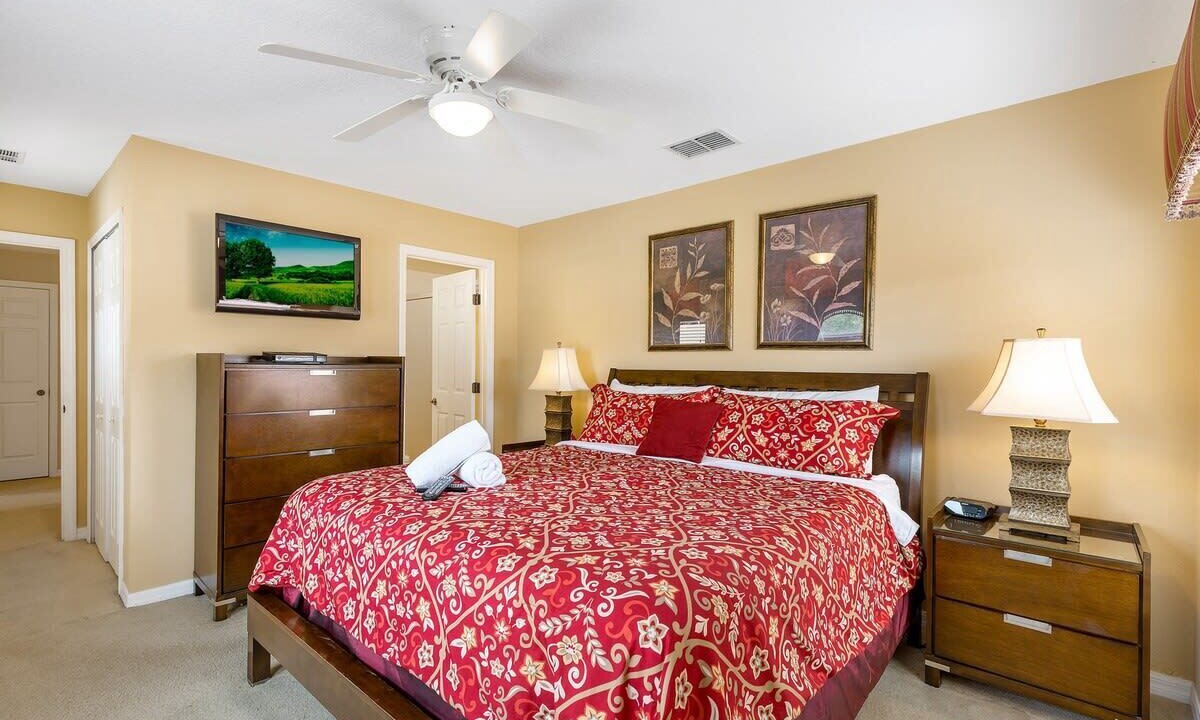 Photo of Bedroom in Watersong