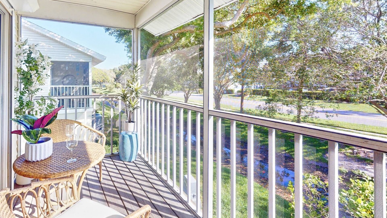 Photo of Patio Balcony in Capri Isle