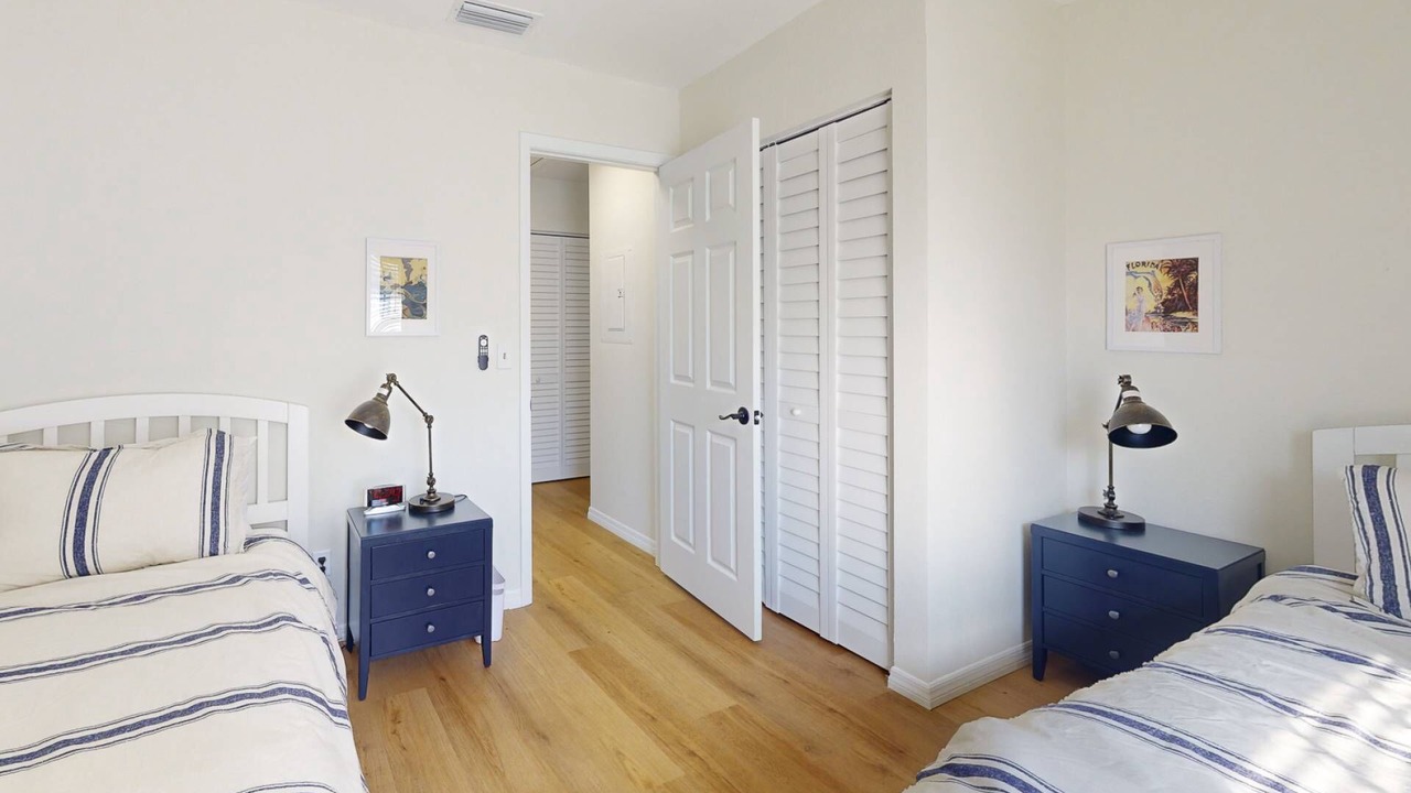 Photo of Bedroom in Capri Isle