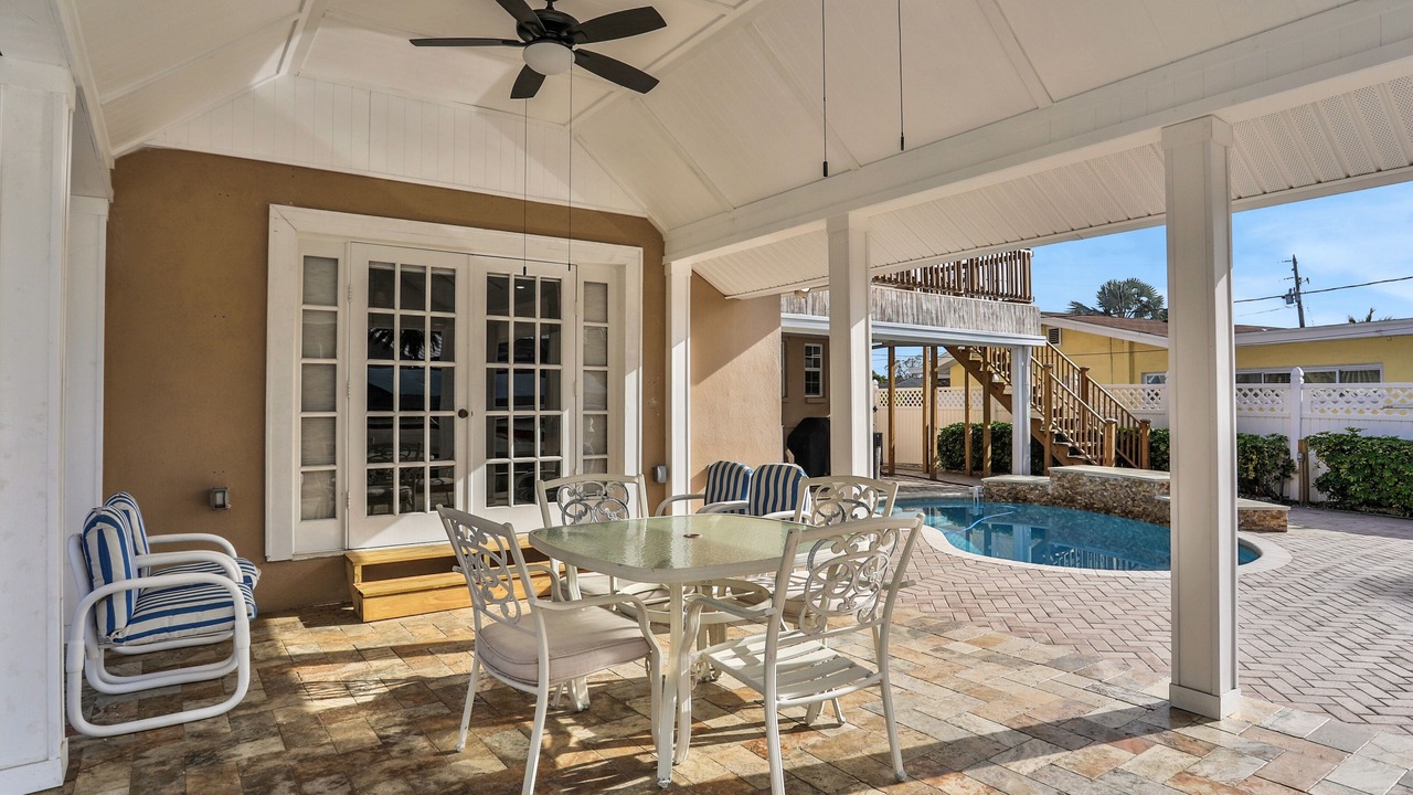 Photo of Outdoor in Harbor Hills