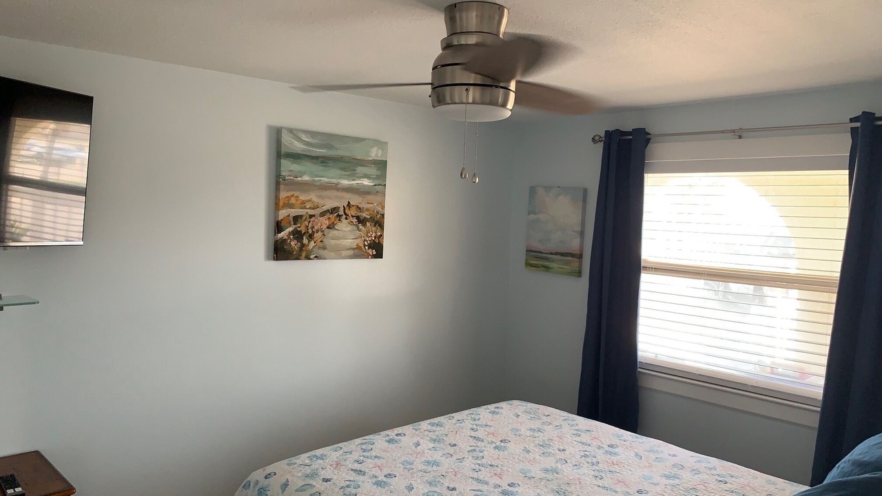 Photo of Bedroom in Crescent Beach