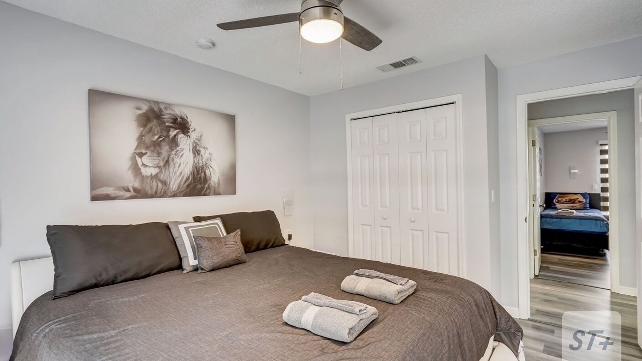 Photo of Bedroom in Seasons