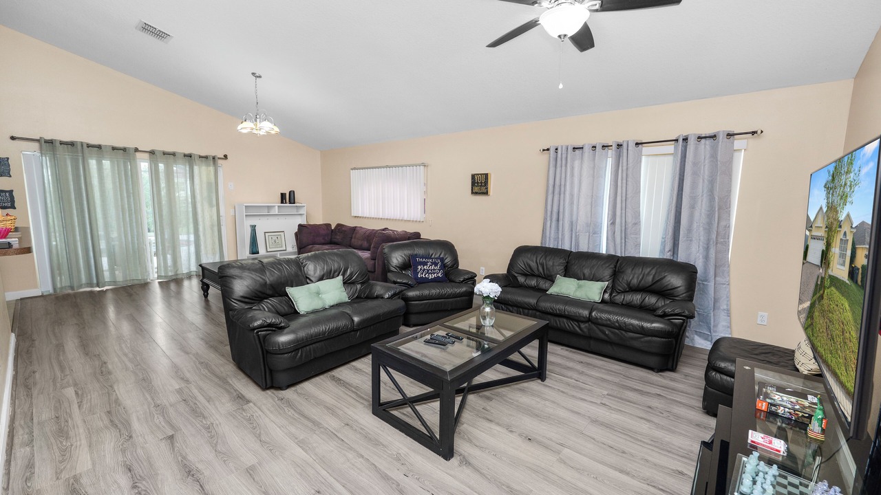 Photo of Livingroom in Tuscan Ridge