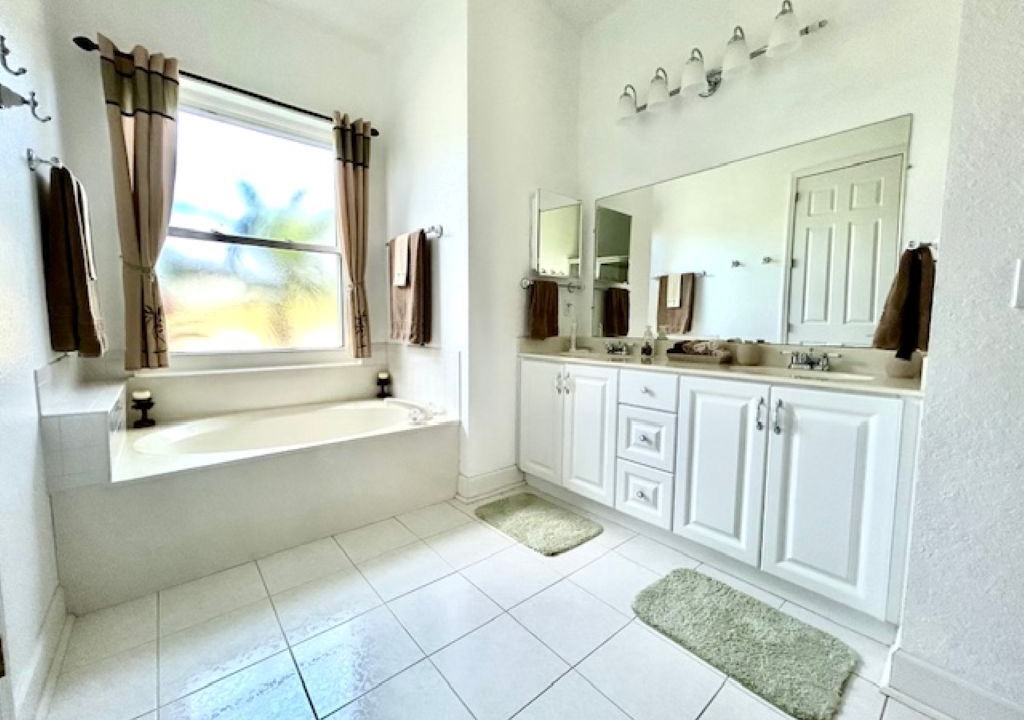 Photo of Bathroom in New Smyrna Beach