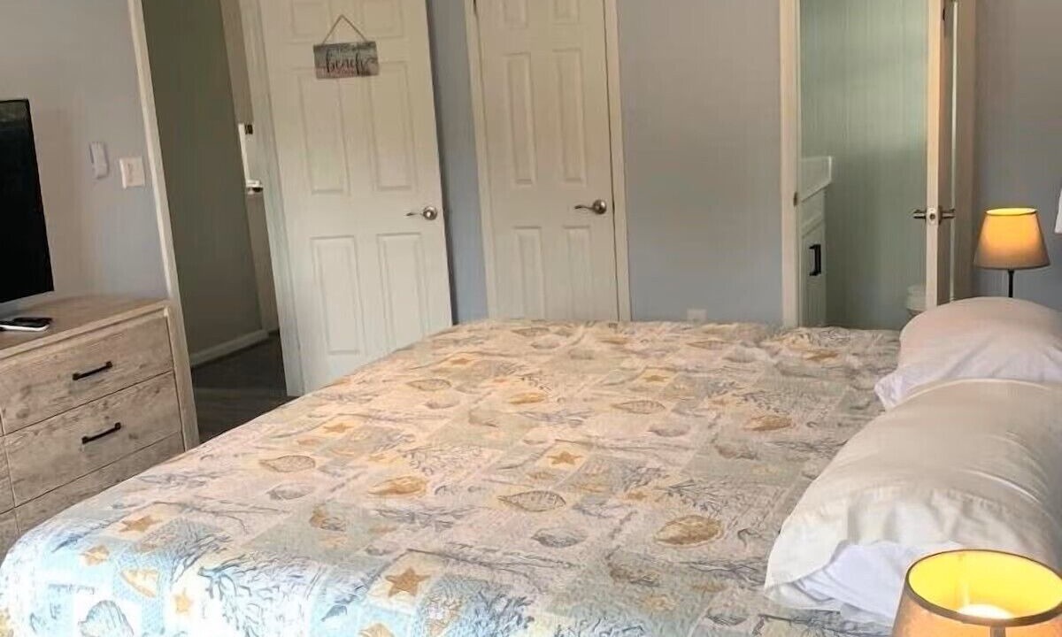 Photo of Bedroom in Butler Beach