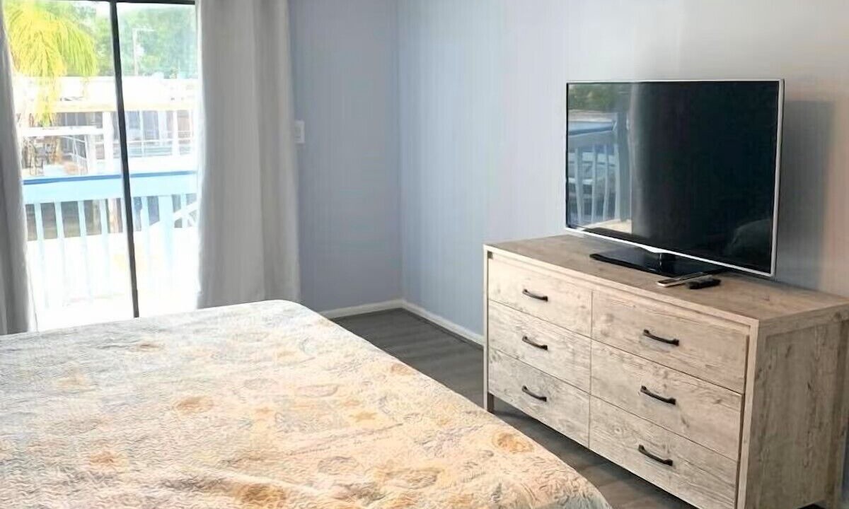 Photo of Bedroom in Butler Beach