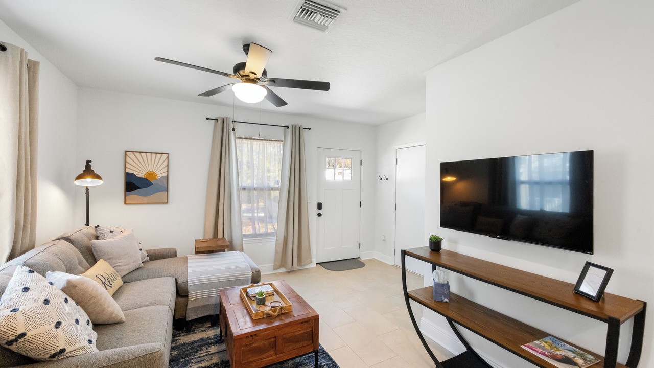 Photo of Livingroom in Tarpon Springs