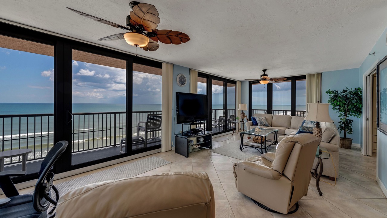 Photo of Livingroom in New Smyrna Beach