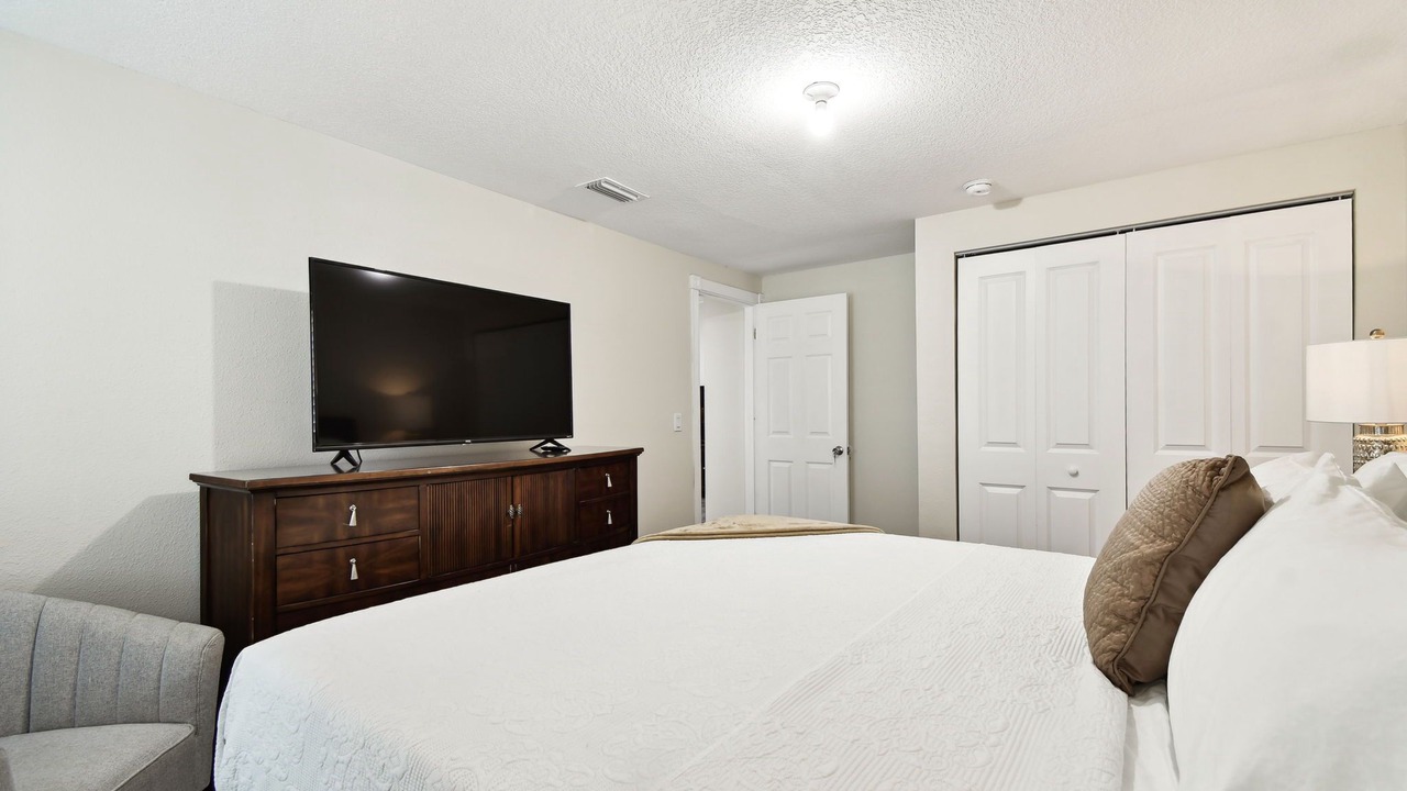 Photo of Bedroom in Bearss Plaza