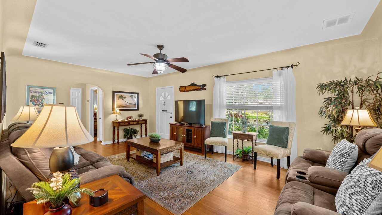 Photo of Livingroom in Historic Old Northeast