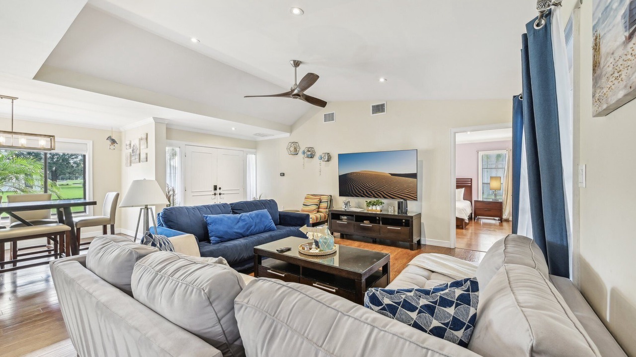 Photo of Livingroom in Trailer Estates