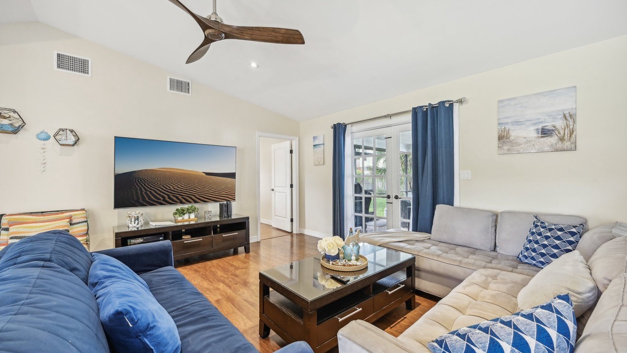 Photo of Livingroom in Trailer Estates