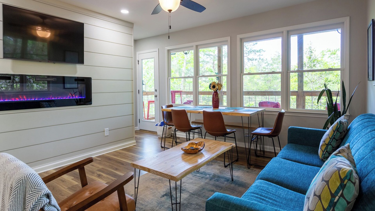 Photo of Livingroom in Dahlonega