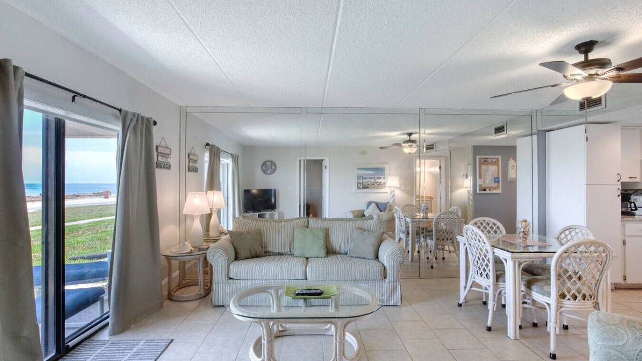 Photo of Livingroom in Ormond-by-the-Sea