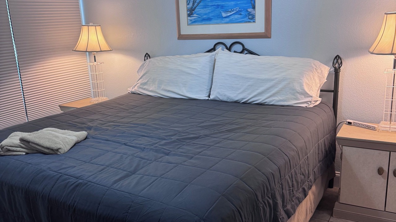 Photo of Bedroom in Gulf Gate Estates