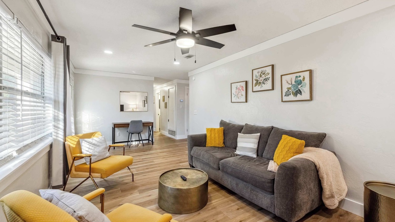 Photo of Livingroom in Gainesville