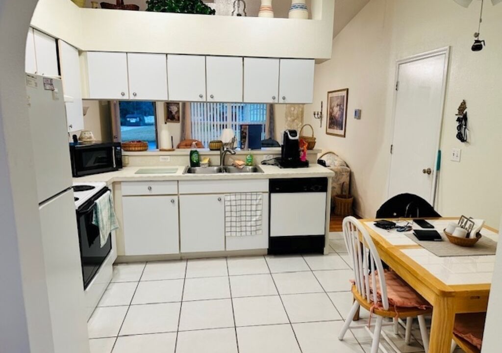 Photo of Kitchen in Bearss Plaza