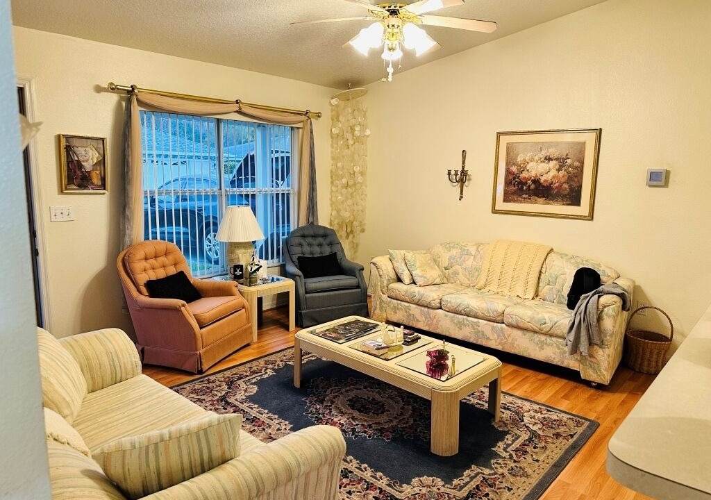 Photo of Livingroom in Bearss Plaza