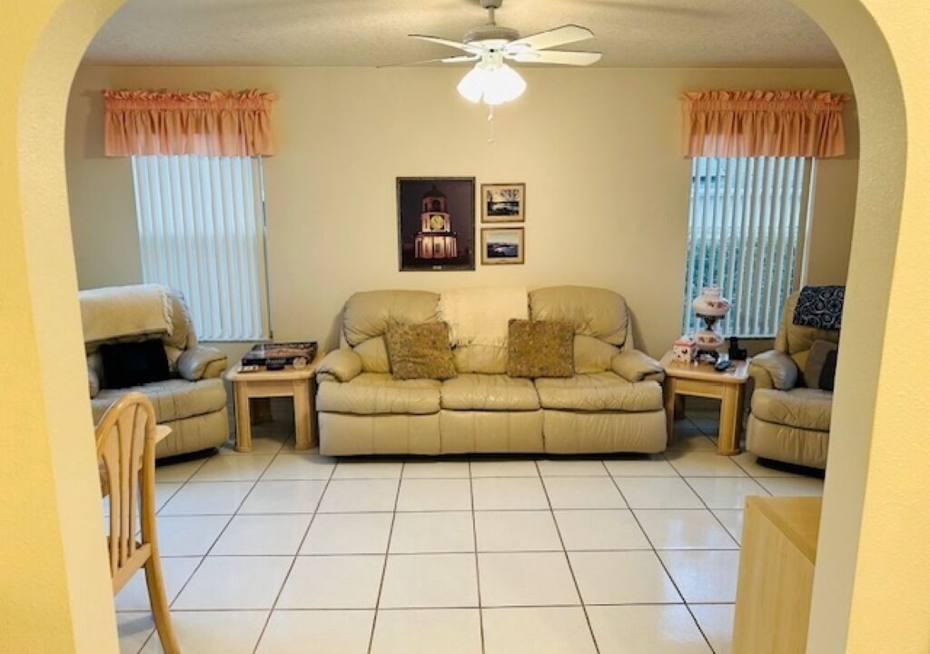Photo of Livingroom in Bearss Plaza