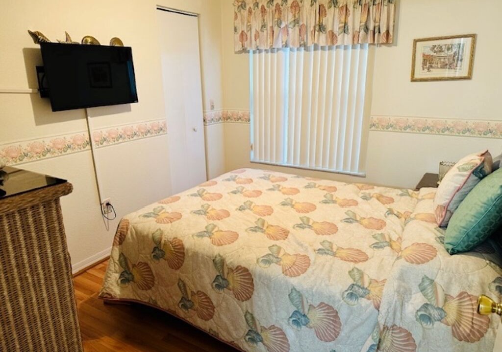 Photo of Bedroom in Bearss Plaza