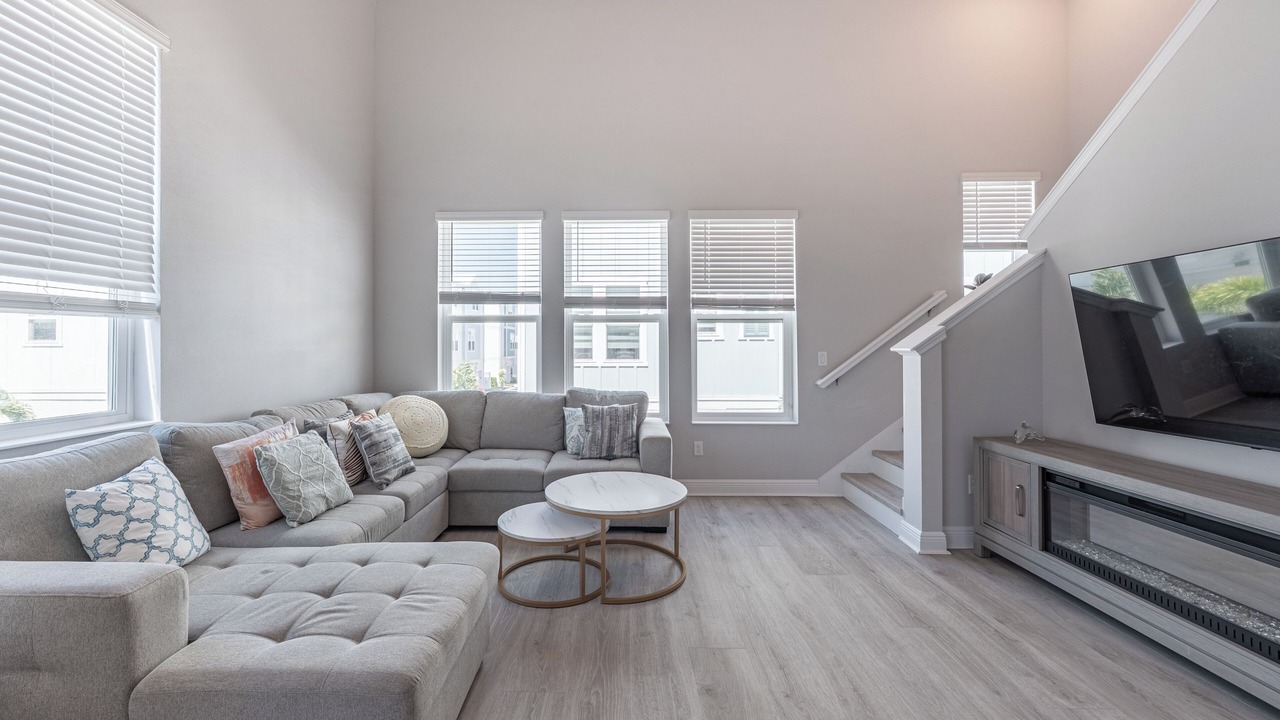 Photo of Livingroom in Downtown