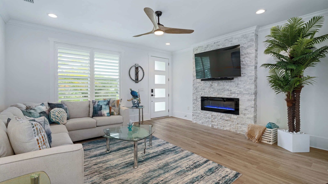 Photo of Livingroom in Butler Beach
