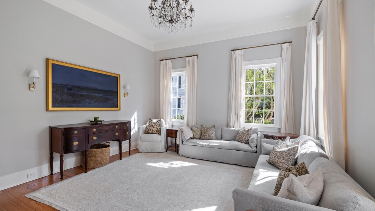 Photo of Livingroom in Harleston Village