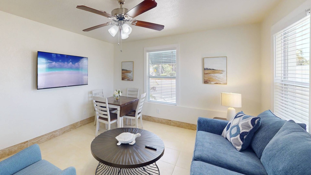 Photo of Livingroom in Treasure Island