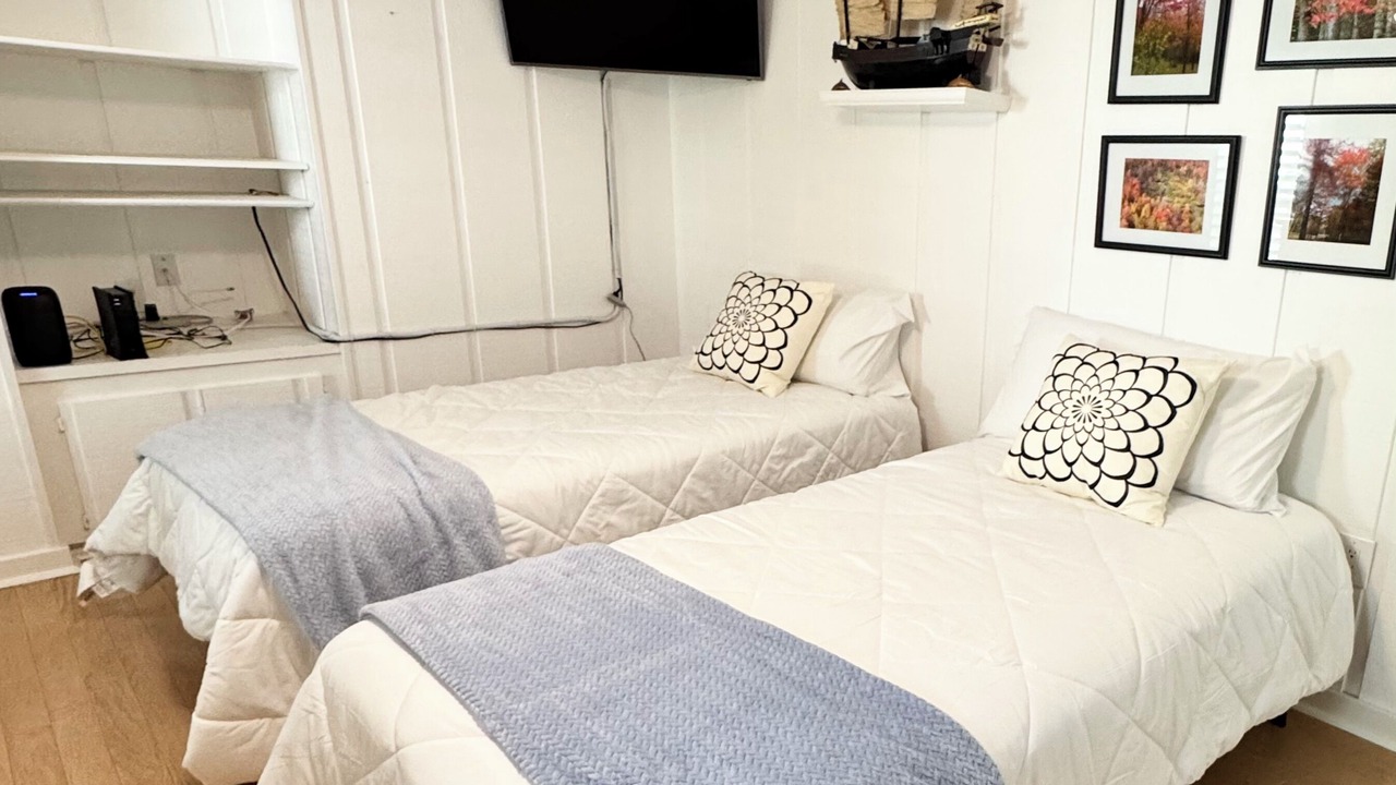 Photo of Bedroom in Trailer Estates