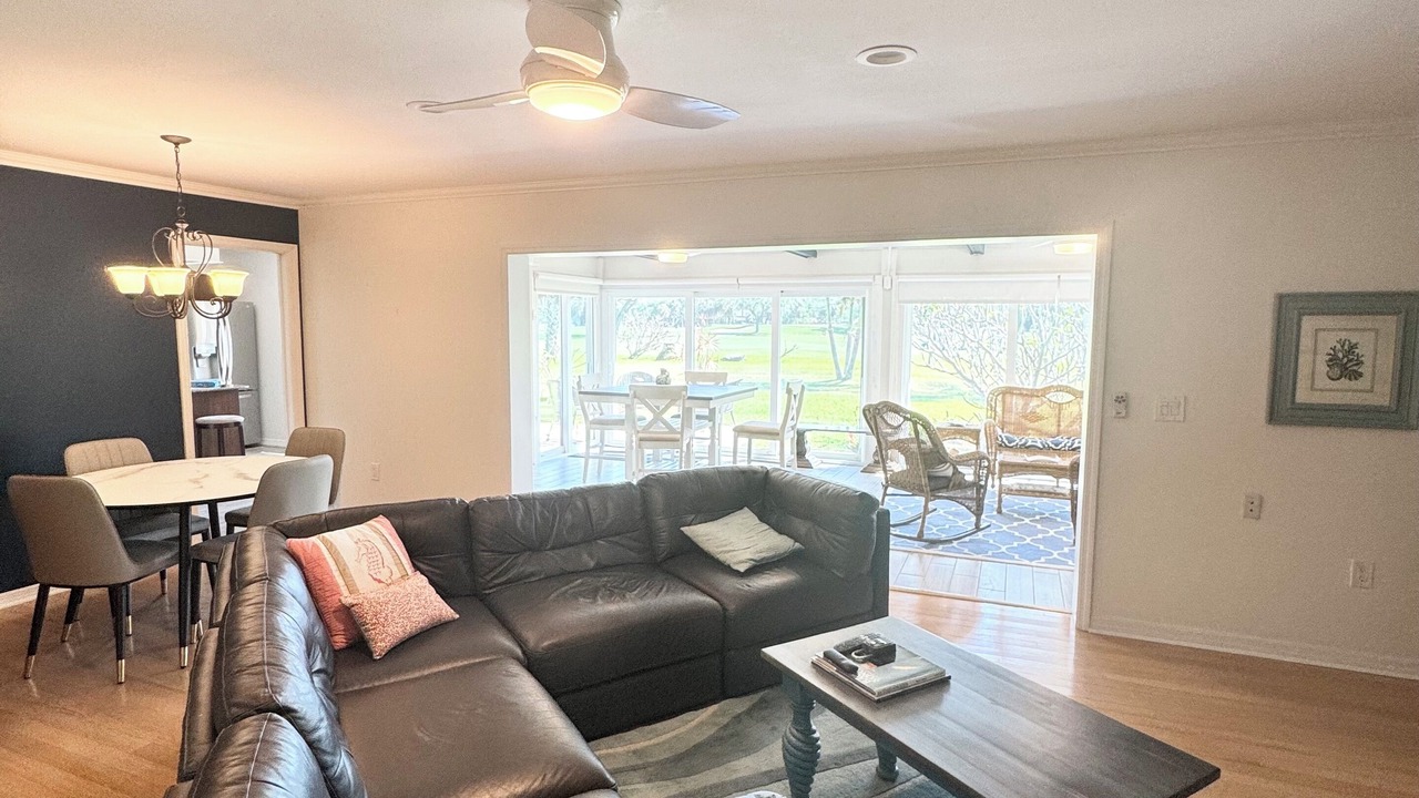 Photo of Livingroom in Trailer Estates
