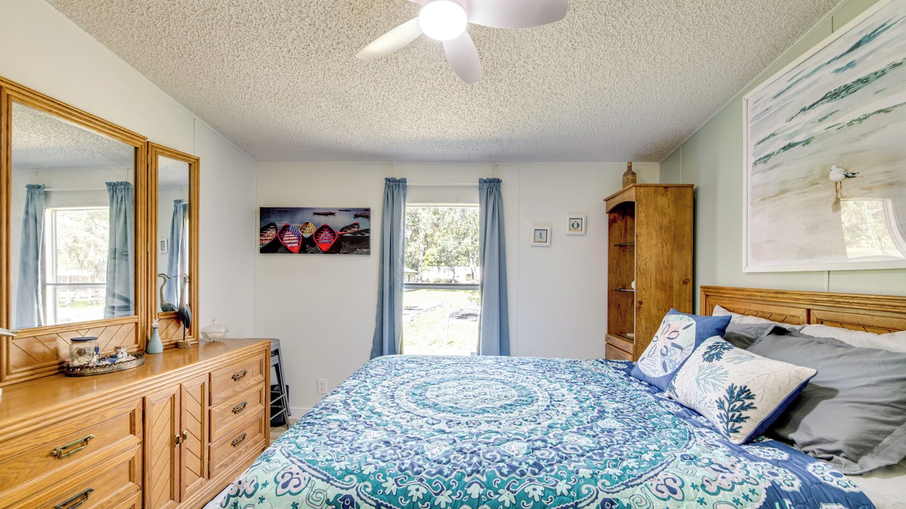 Photo of Bedroom in Manattee Road