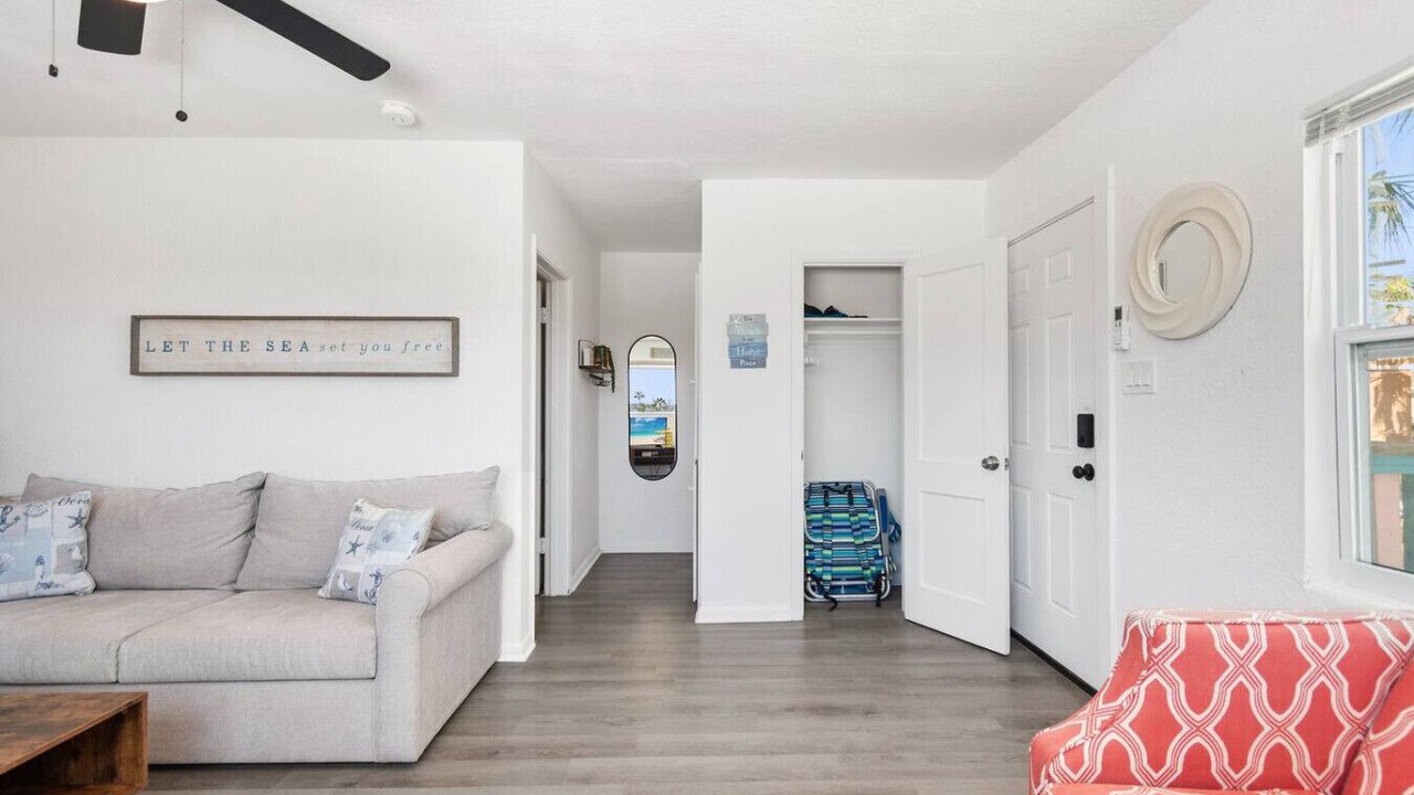 Photo of Livingroom in Bay Esplanade