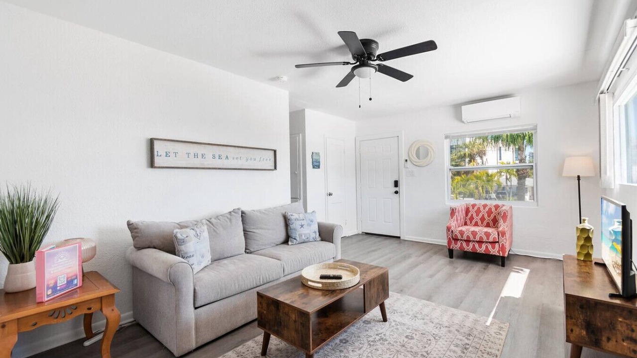 Photo of Livingroom in Bay Esplanade