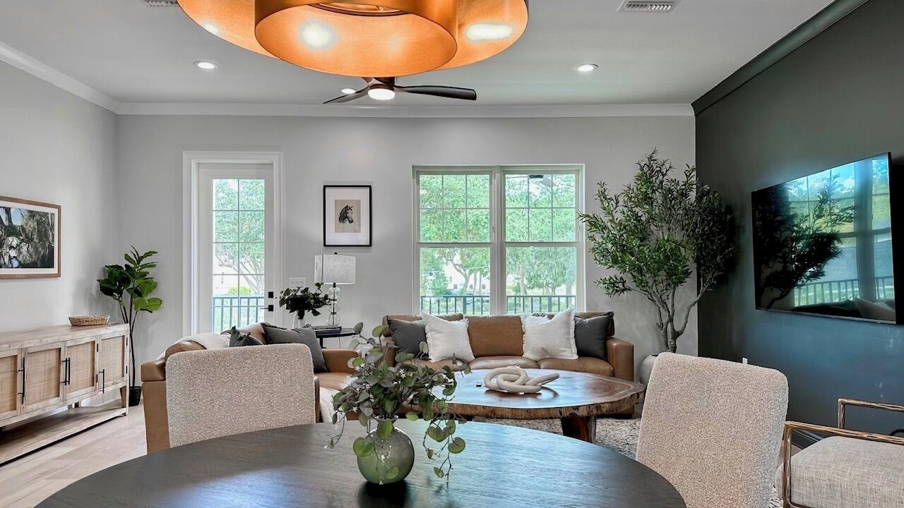 Photo of Livingroom in Historic District