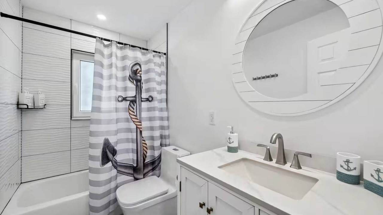 Photo of Bathroom in Gulf Gate Estates