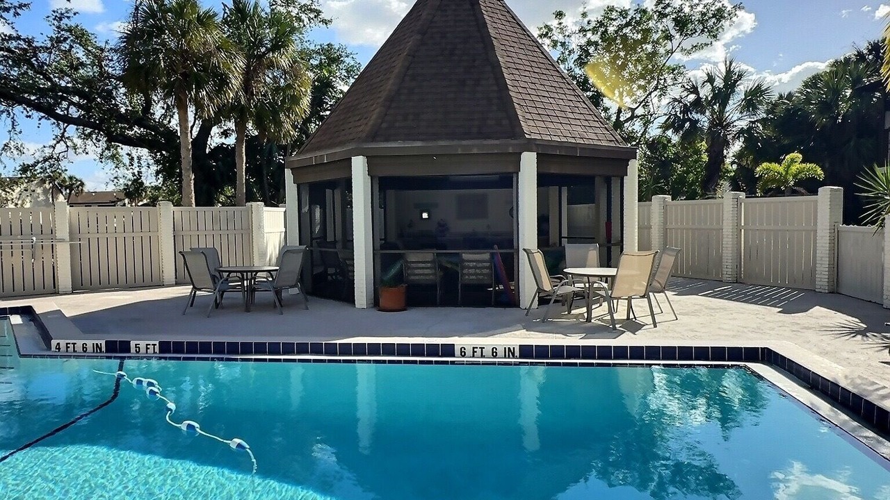 Photo of Outdoor in Gulf Gate Estates