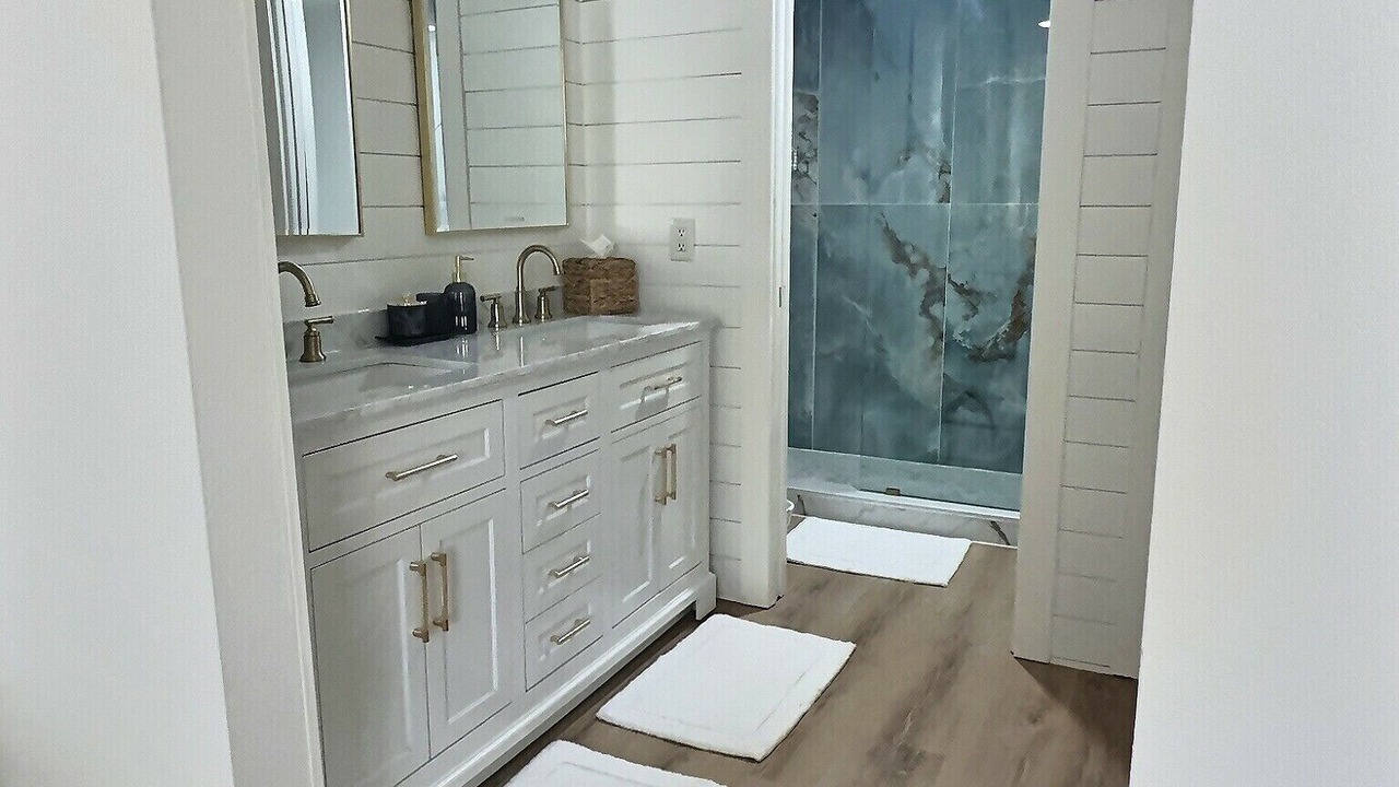 Photo of Bathroom in Gulf Gate Estates