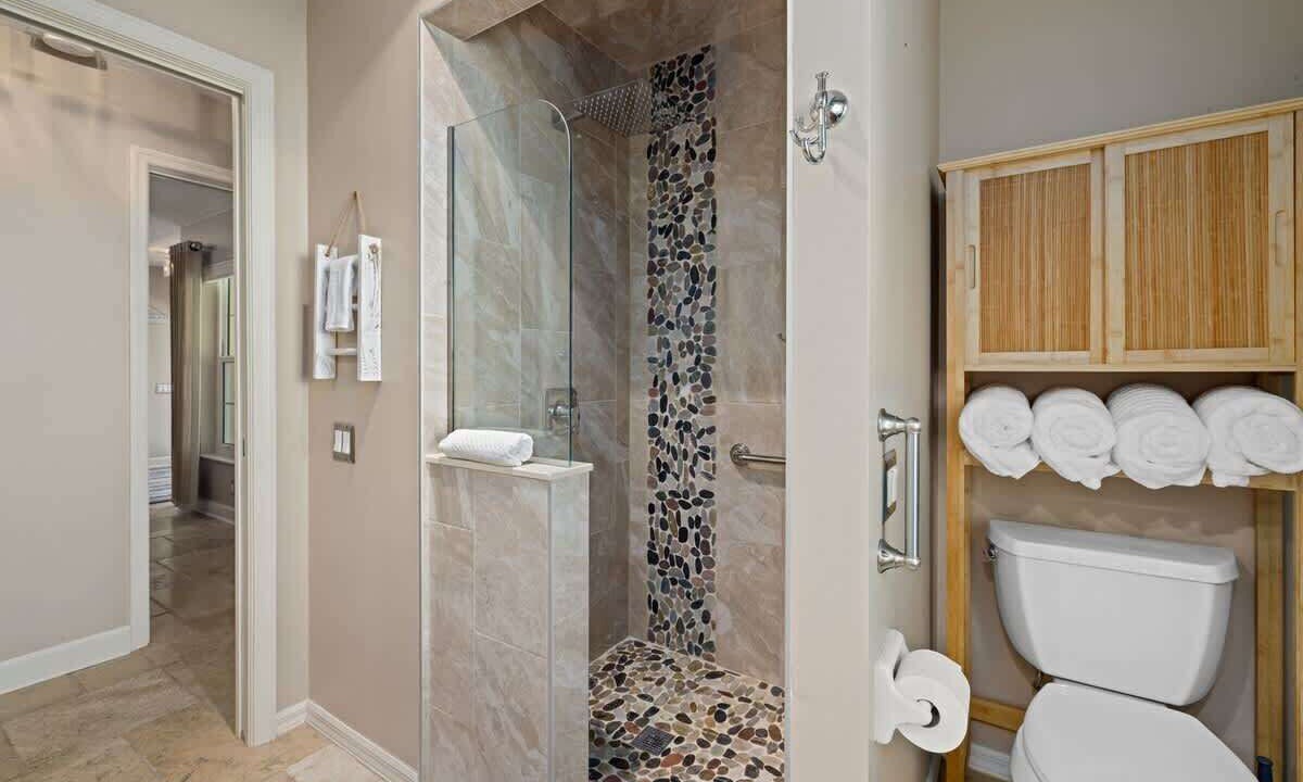 Photo of Bathroom in Plantation