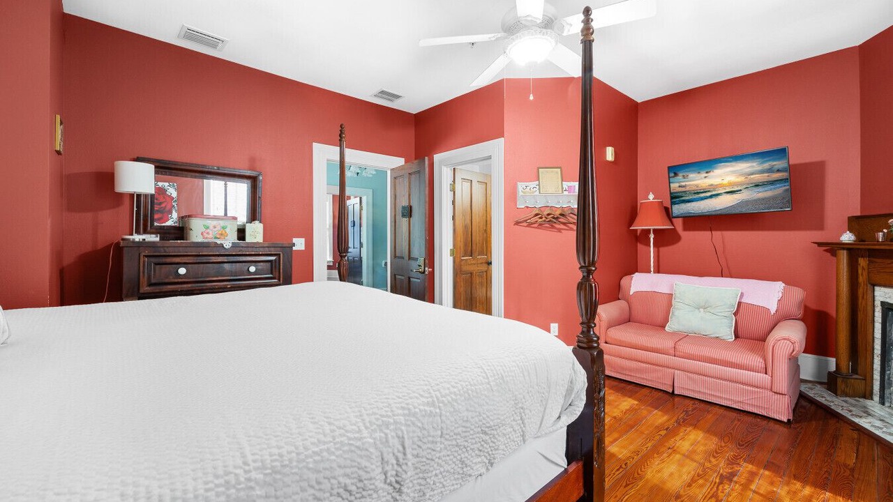Photo of Livingroom in Gainesville