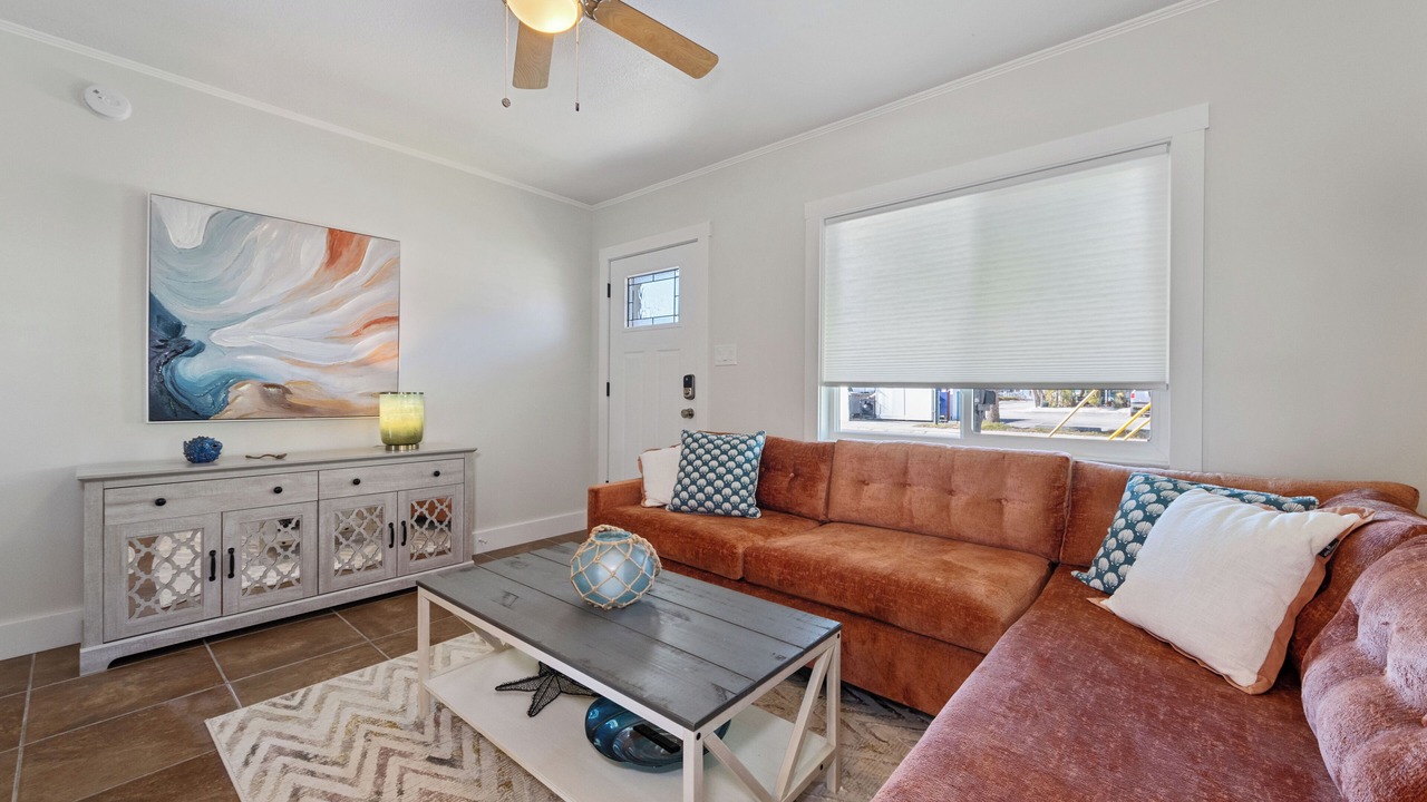 Photo of Livingroom in Independence Square