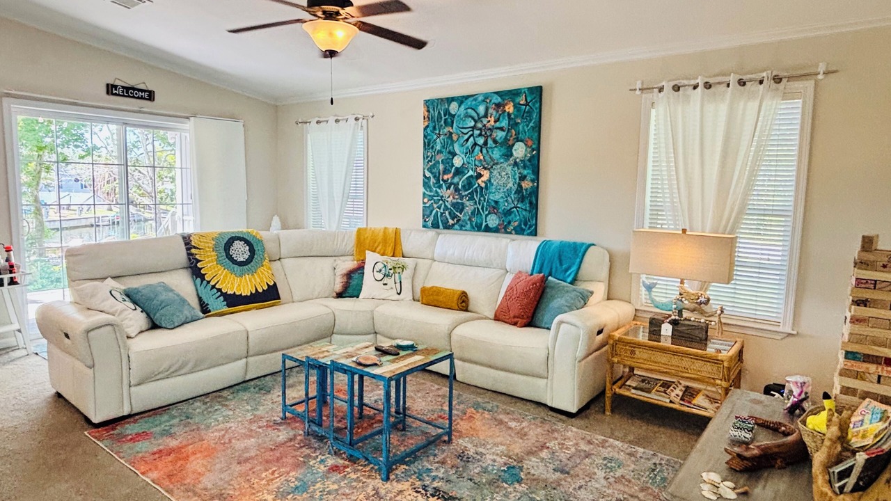 Photo of Livingroom in Weeki Wachee Gardens