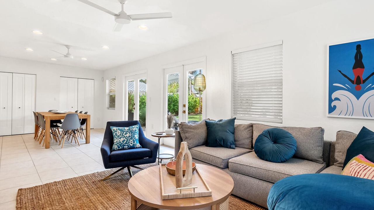 Photo of Livingroom in Hudson Bayou