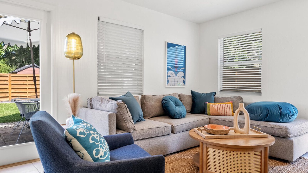 Photo of Livingroom in Hudson Bayou
