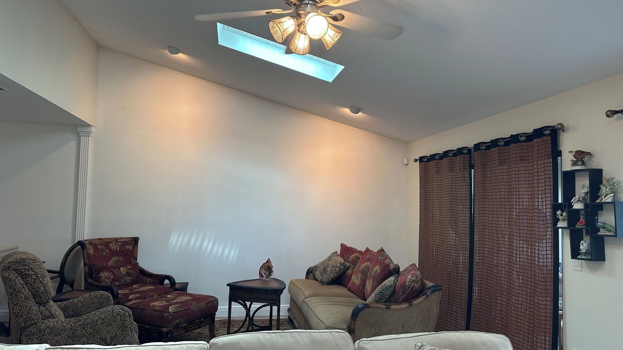 Photo of Livingroom in Trailer Estates