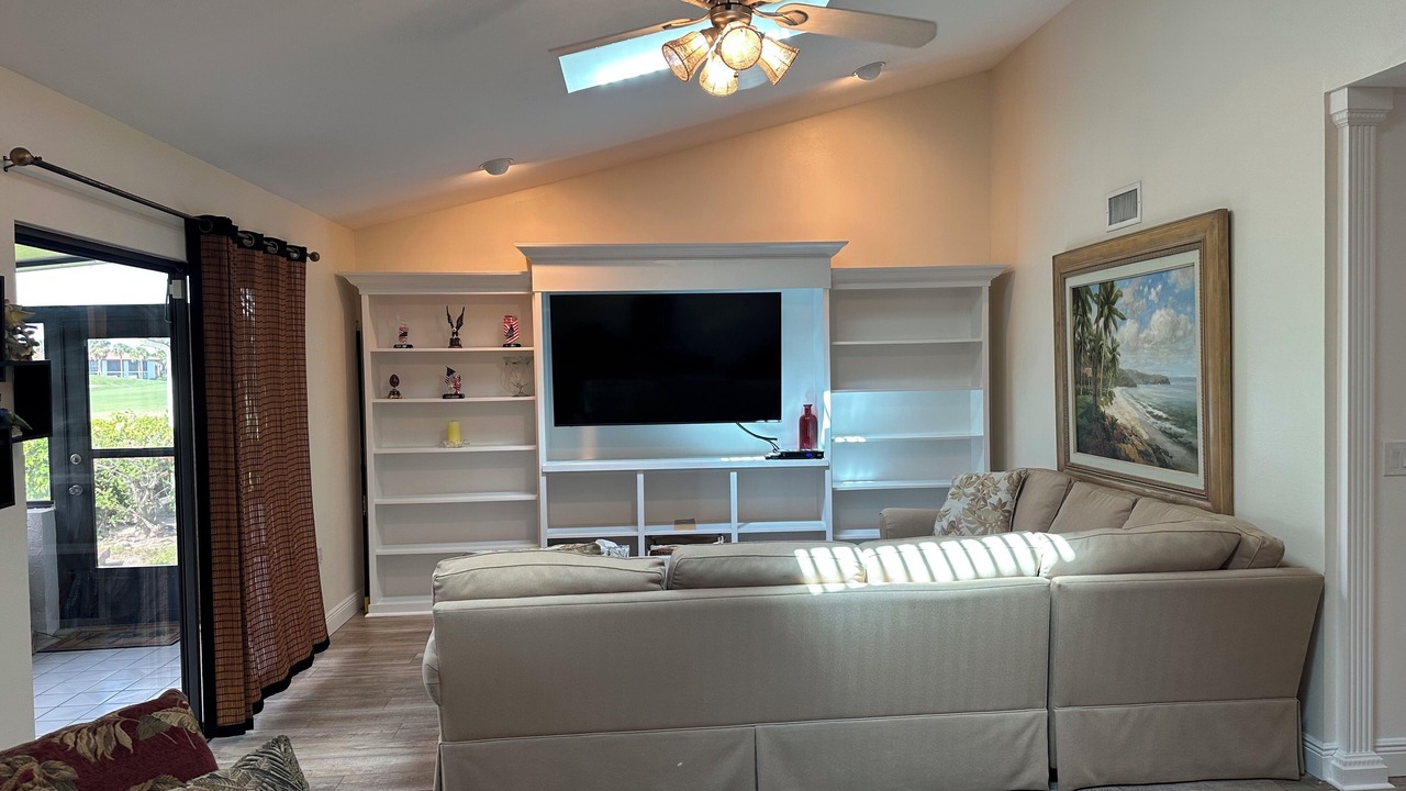 Photo of Livingroom in Trailer Estates