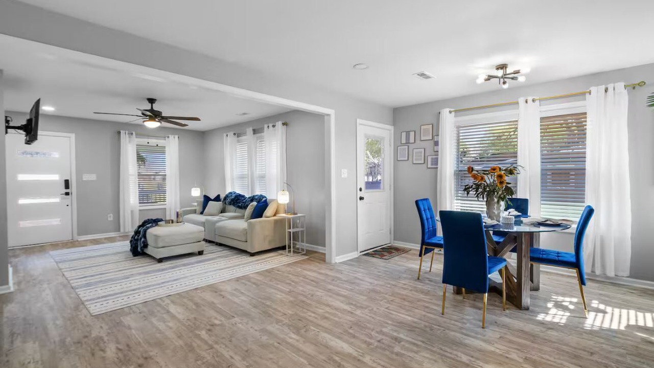 Photo of Livingroom in City View