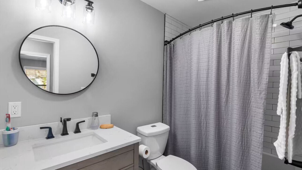 Photo of Bathroom in City View